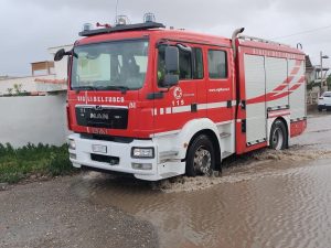 Emergenza maltempo a Roma: 50 famiglie evacuate e un’anziana intrappolata, urge manutenzione idrica