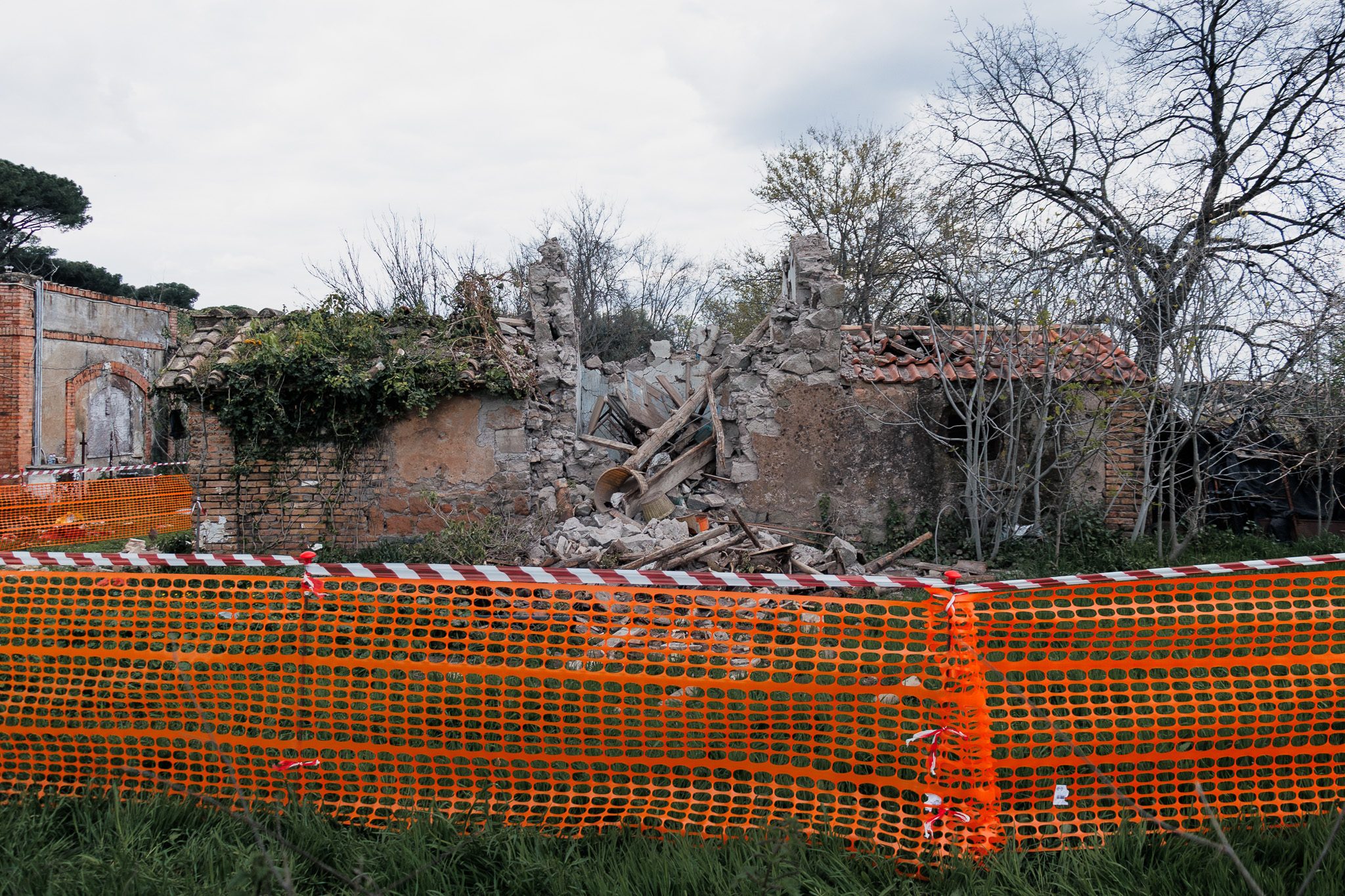 Il solaio crollato in seguito all’impatto