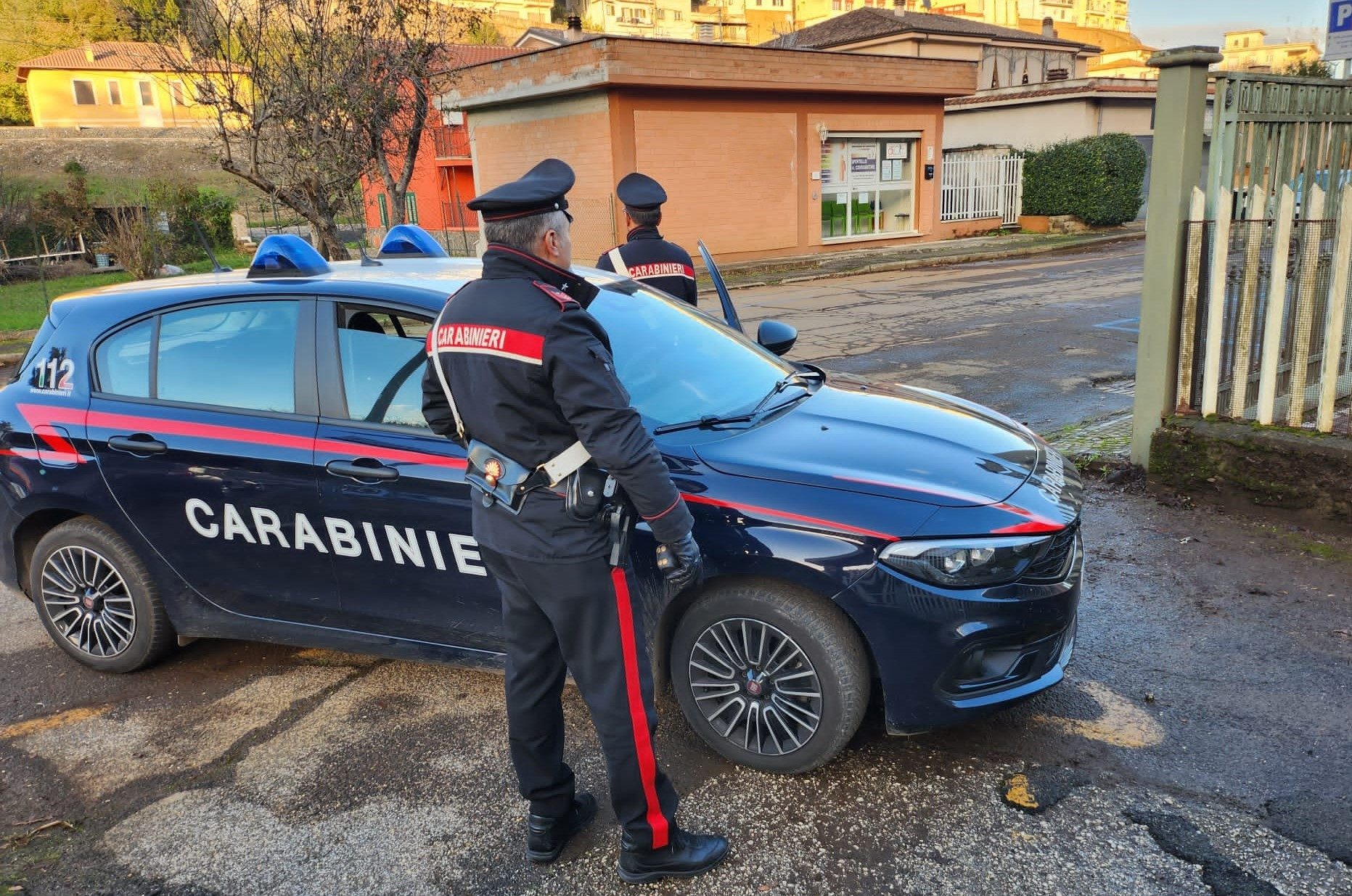 Truffa del “nipote” a Roma: anziano smaschera i falsi parenti e fa scattare le manette