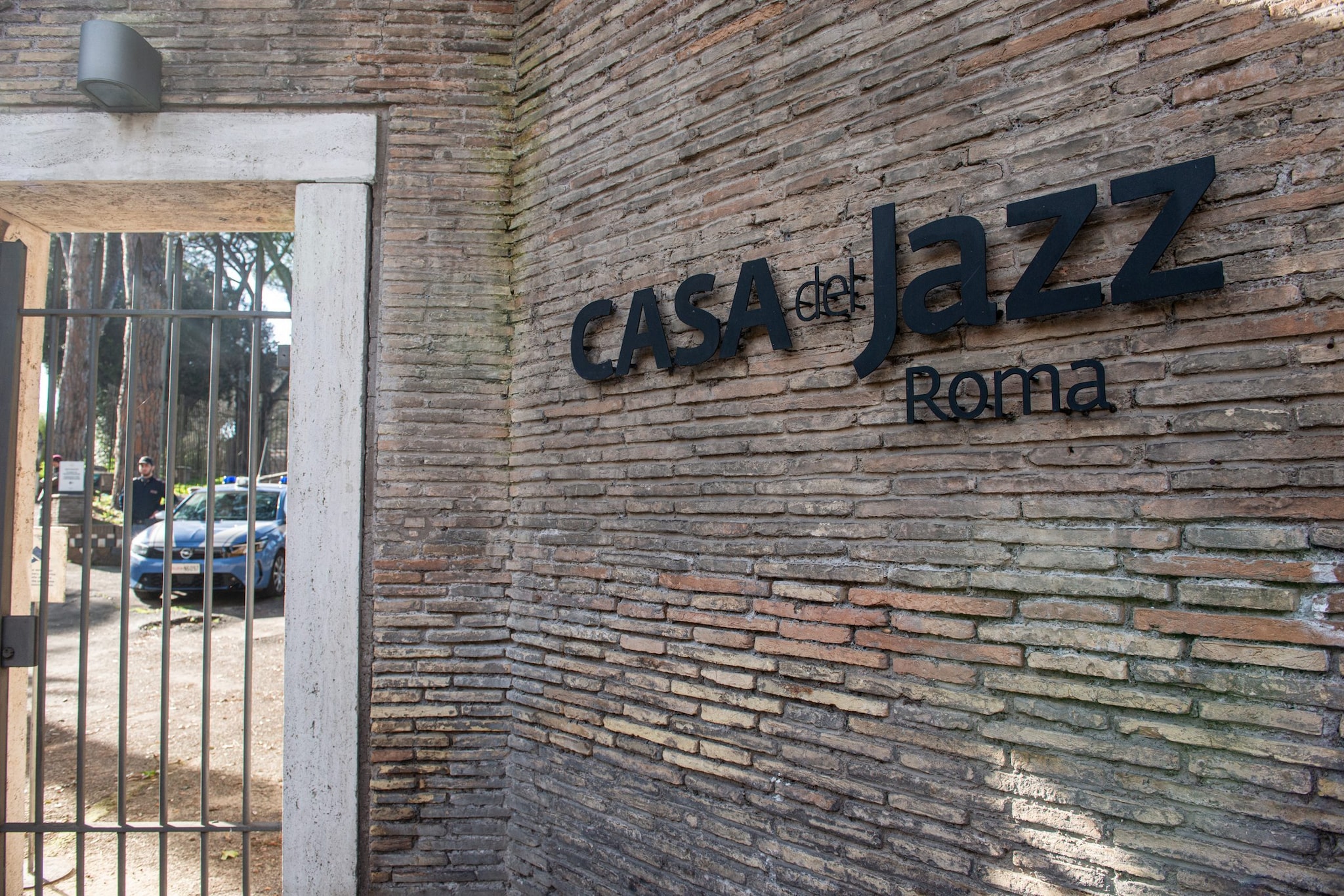 Emanuela Orlandi e giudice Adinolfi, buttato giù il muro della Casa del Jazz: "Giornata decisiva"