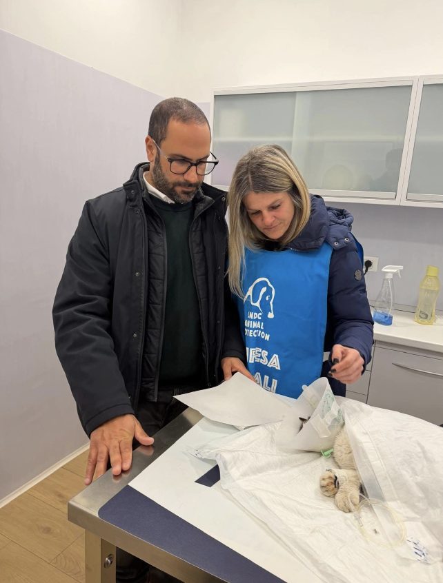 Il consigliere Rocco Ferraro e la presidente di LNDC Emanuela Bignami