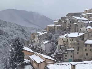 Imbiancata la Ciociaria, neve sui Castelli Romani: lo spettacolo primaverile inaspettato