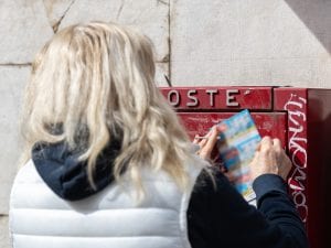 Truffa Gratta e Vinci a Roma: lavoratori scoprono biglietti vincenti e li fanno comprare ai familiari