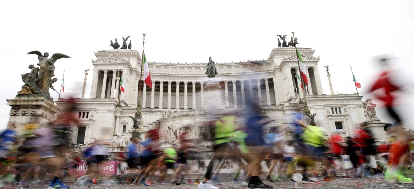 Caos a Roma per la Maratona: strade chiuse e deviazioni dal centro verso i quartieri principali domani.