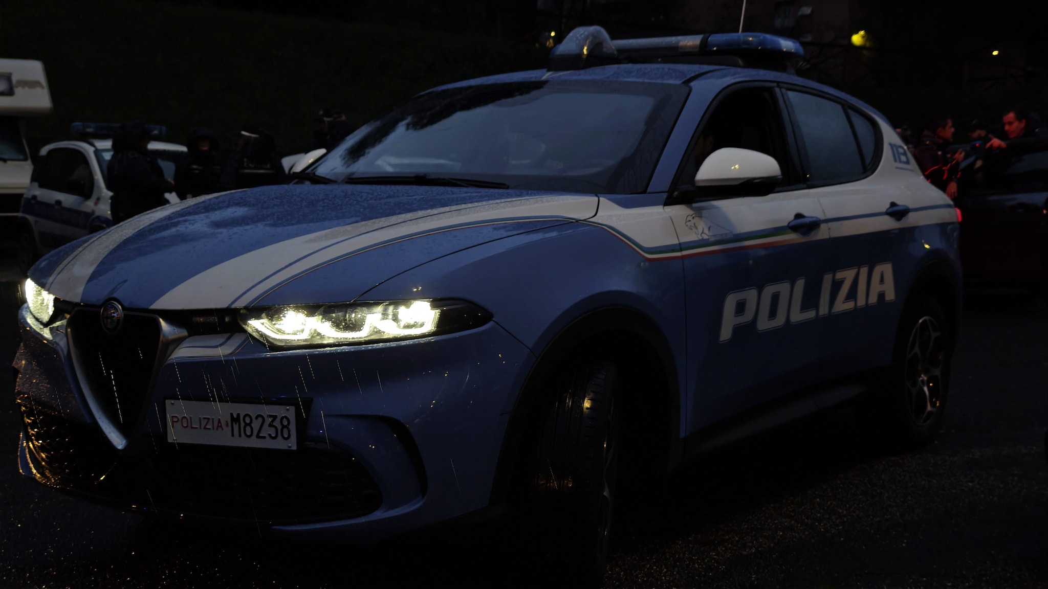 Roma, dramma gelosia su social: accoltella compagna e ruba i suoi gioielli regalati