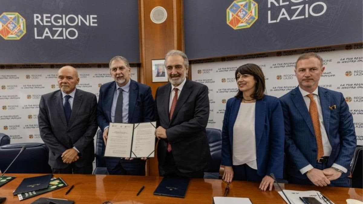 La firma del protocollo d’intesa fra Regione Lazio, Governo e Ater Roma (da Regione Lazio)