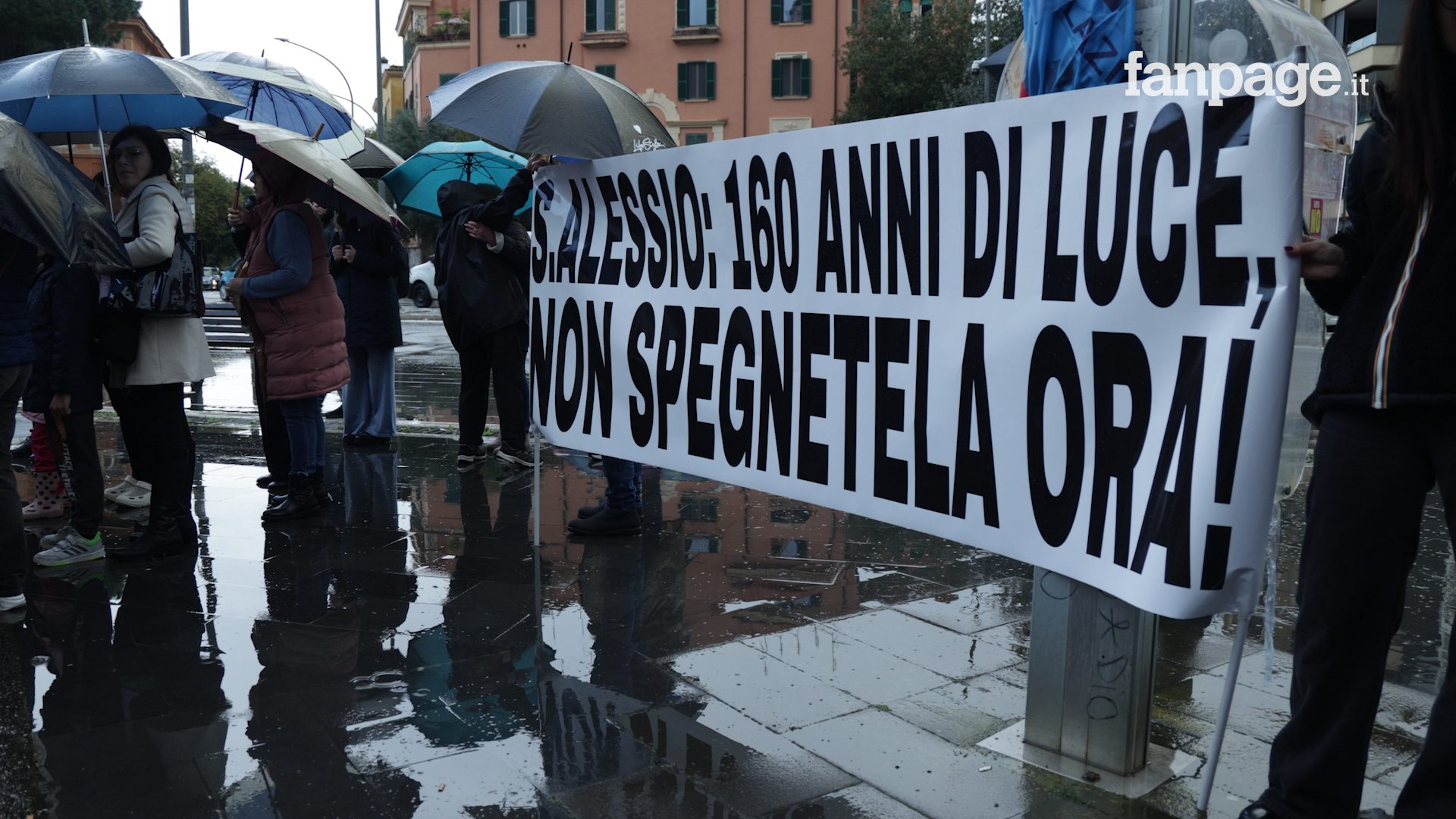 Un’altra immagine delle proteste sotto la Regione
