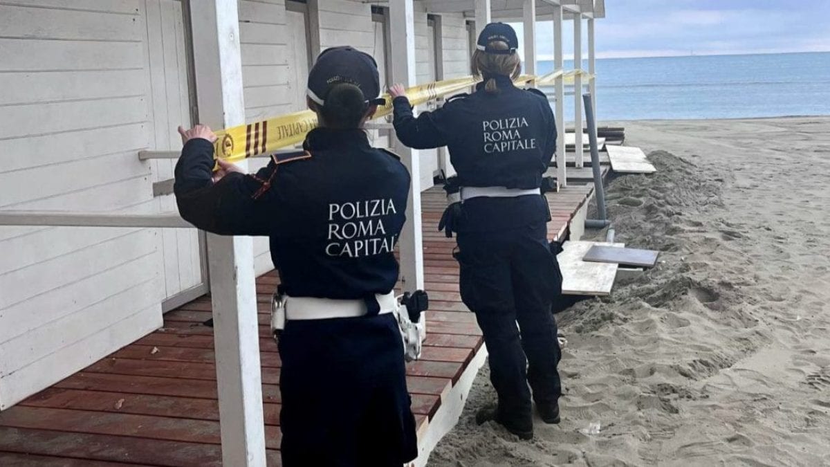 Il sequestro dello stabilimento Arcobaleno Beach a Ostia