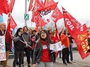 Galleria nazionale, i lavoratori protestano contro la direttrice: “La gestisce come un’azienda privata”