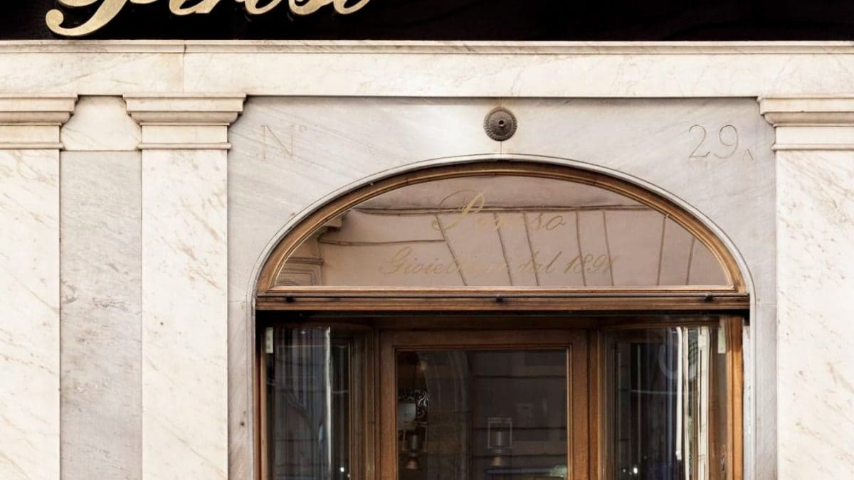 L’ingresso della gioielleria Peroso, in via Sistina a Roma (Foto da Google Maps)