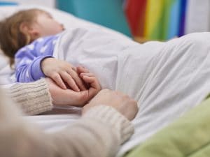 Bimbo di 18 mesi caduto dalla finestra a Civita Castellana: il piccolo al Gemelli in prognosi riservata