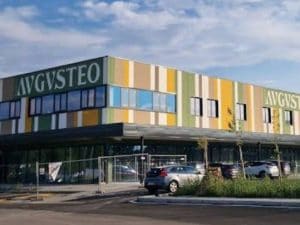 Passo Corese, lasciano un bimbo in auto per un furto e abbandonano l’altra figlia di 3 anni nel negozio