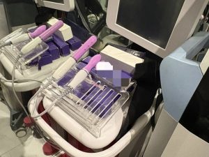 Centro estetico cinese trasformato in clinica abusiva a Roma: si praticavano interventi anche ai genitali