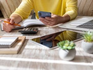 Nel Lazio non si sa come gestire i soldi: educazione finanziaria sotto la sufficienza, pesa il gap di genere