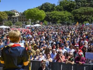 Spari contro Anpi a Roma il 25 aprile, la donna colpita: “Mi ha puntato la pistola in faccia, pensavo di morire”