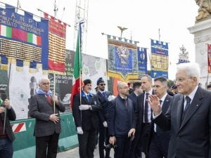 Manifestazione a Roma il 25 aprile, orari e percorso del corteo: strade chiuse e bus deviati