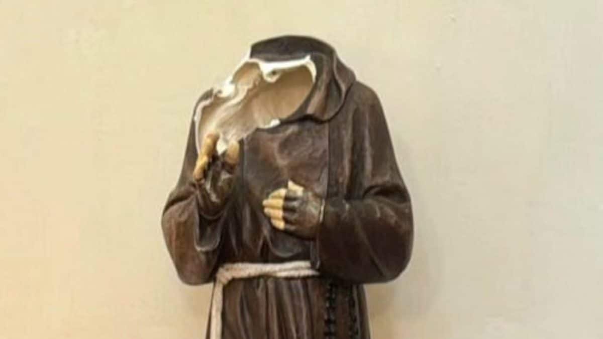 La statua di Padre Pio vandalizzata a Frosinone