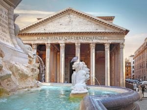 Fa ubriacare una 24enne e poi la stupra in un ristorante al Pantheon: chiesto processo per il 44enne