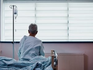 Pasquale De Meo morto in clinica con una ferita profonda alla testa: per i medici era un graffio, indagini in corso