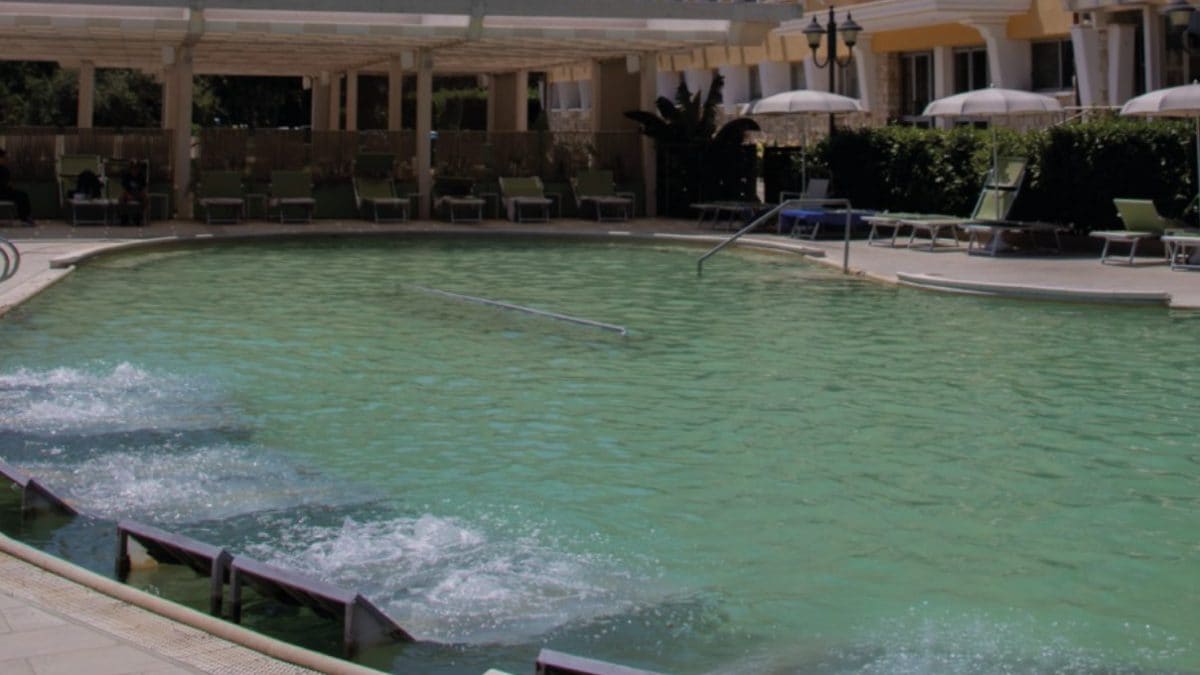 Una delle piscine della struttura in cui si trovava il piccolo.