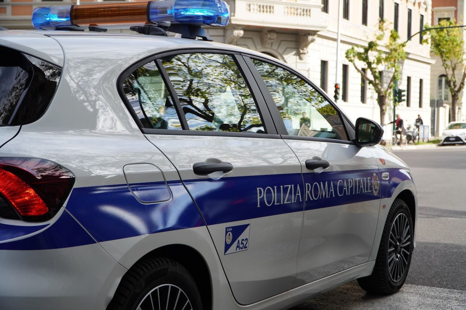 La polizia locale di Roma Capitale impegnata nei controlli in città