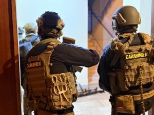 Si dichiaravano nullatenenti, ma avevano Rolex e patrimoni milionari: così ultras e boss della mala truffavano il fisco