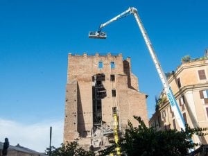 La Torre dei Conti riapre domani, nel crollo morì l’operaio Octav Stroici