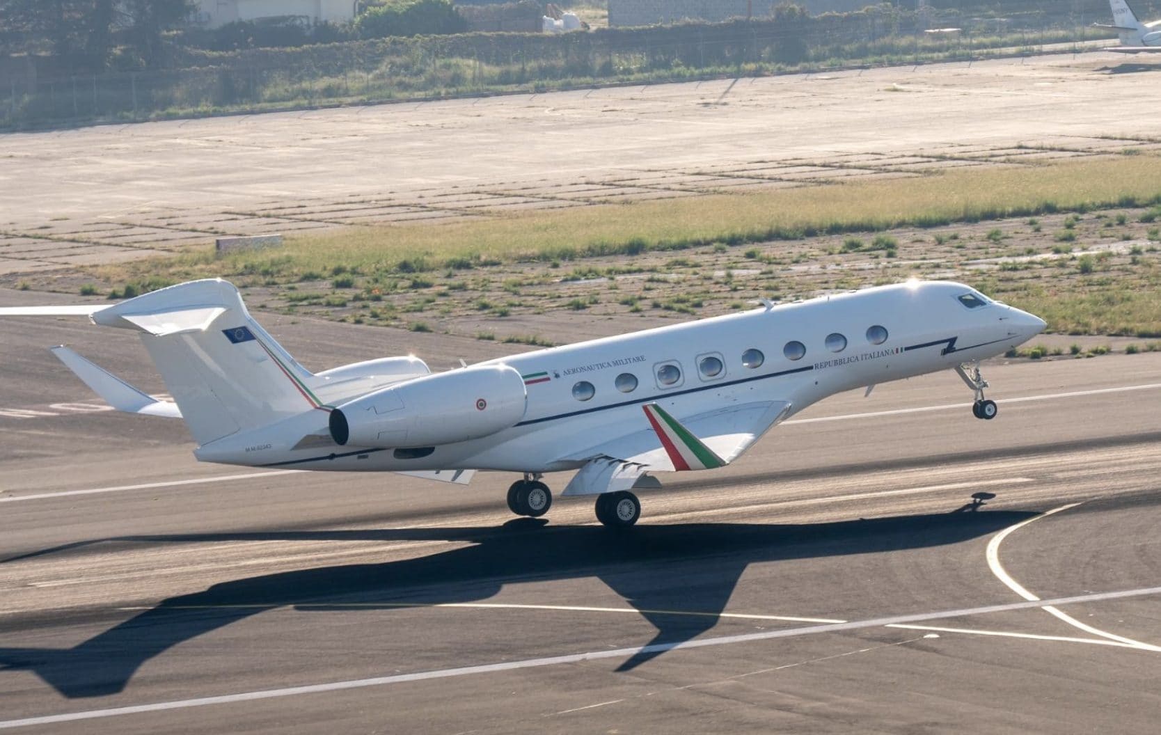 Neonata di 2 giorni in pericolo a Roma: salvata con un volo d’emergenza dell’Aeronautica