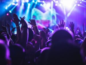 Drogata e stuprata a 22 anni da un pr dopo una serata in discoteca all’Eur: Procura chiede l’archiviazione