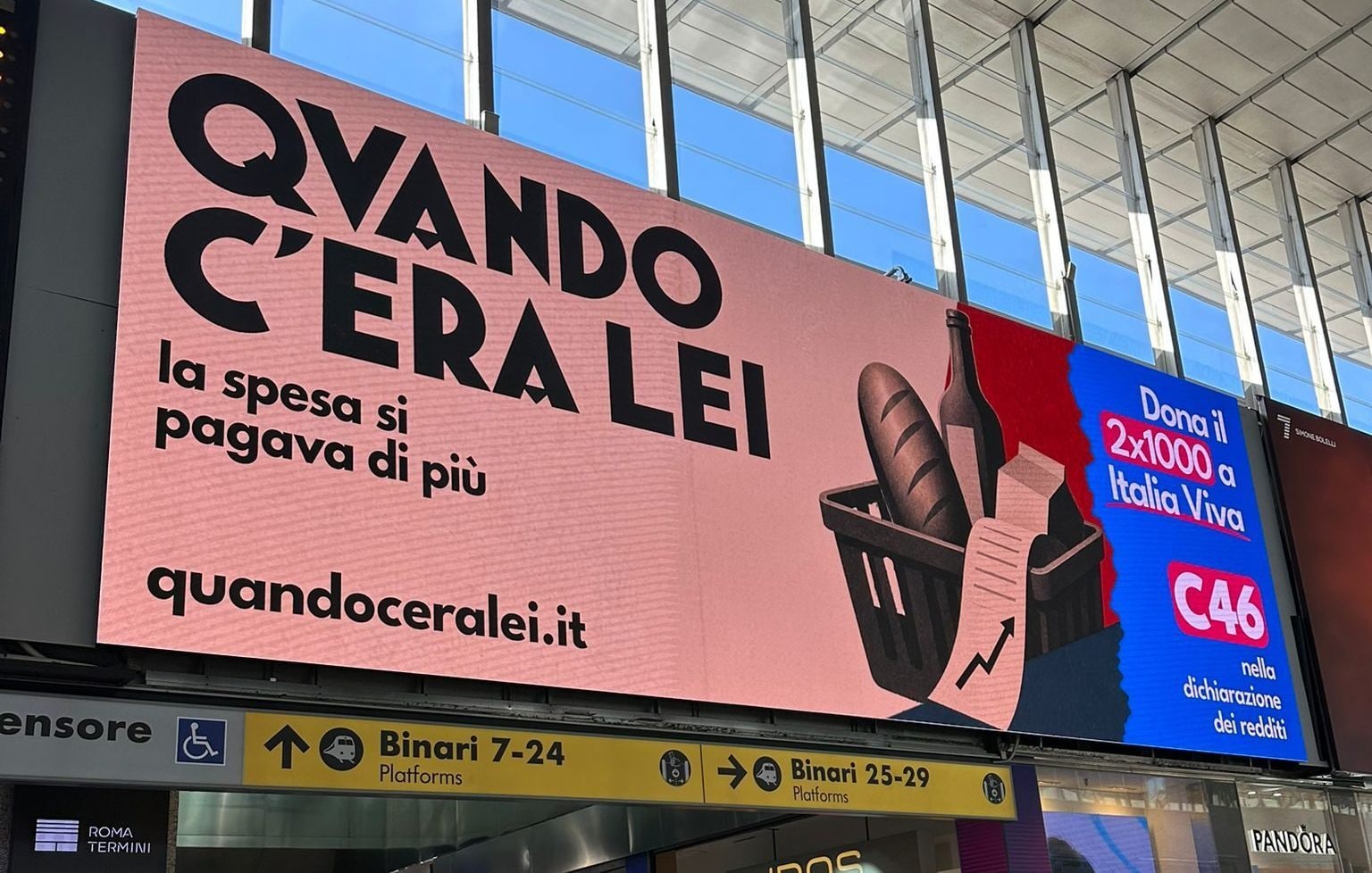 Un altro dei cartelloni della campagna di Italia Viva a Termini