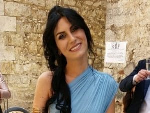 Erica Carroccia morta dopo aver partorito due gemelli in ospedale a Roma: tre medici indagati