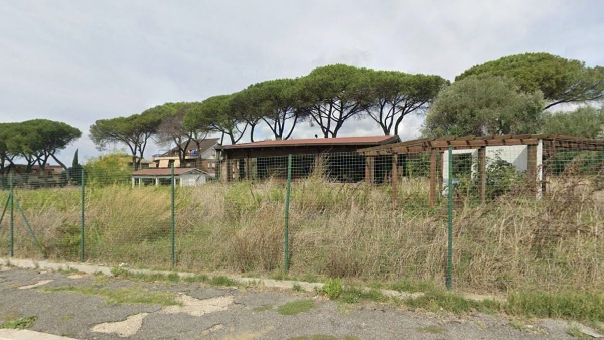 La baracca che ha preso fuoco (Foto da Google Maps)