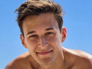 Si schianta in moto in viale Marconi a 22 anni: domani i funerali di Lorenzo Rapisardi