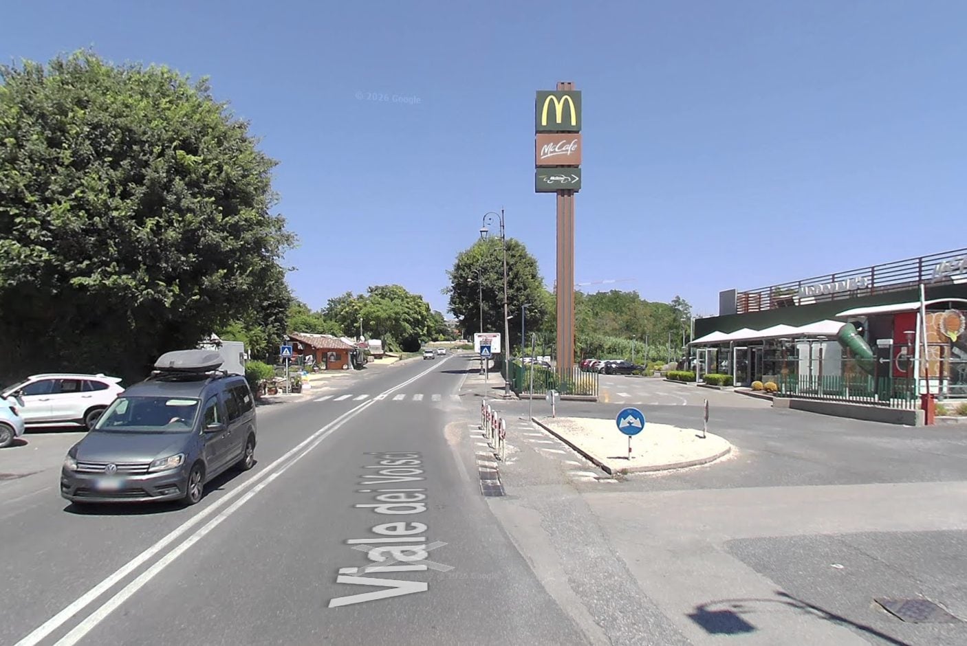 14enne investita a Velletri dopo il pestaggio: il dramma sui social scuote Roma