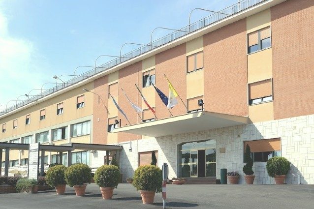 Fonte Nuova in allerta: incendio al Nomentana Hospital, i cittadini chiedono sicurezza!