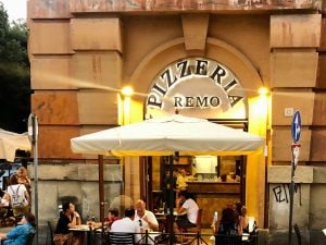 La storica pizzeria Remo a Testaccio nel mirino degli usurai: costretti a pagare 160mila euro di pizzo