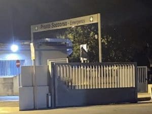 Insulta personale sanitario al pronto soccorso, poi aggredisce anche i carabinieri: arrestato 52enne a Latina