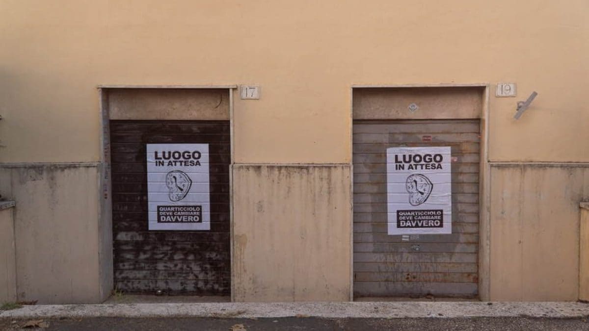 Serrande del Quarticciolo abbassate (Foto da Quarticciolo ribelle)