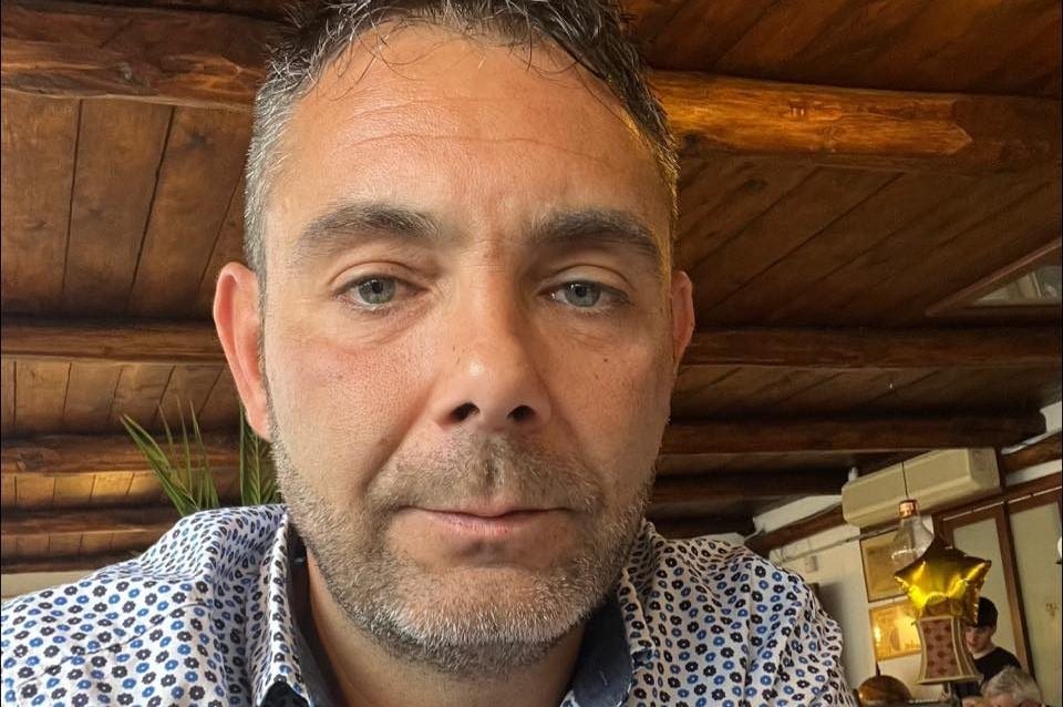 Si schianta con la moto fra Viterbo e Bagnaia, morto il 42enne Riccardo ...