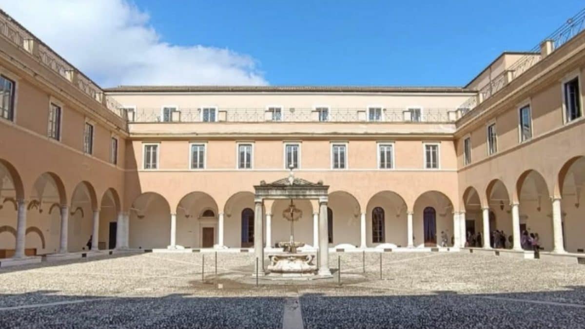 Il cortile della facoltà d’Ingegneria della Sapienza a San Pietro in Vincoli