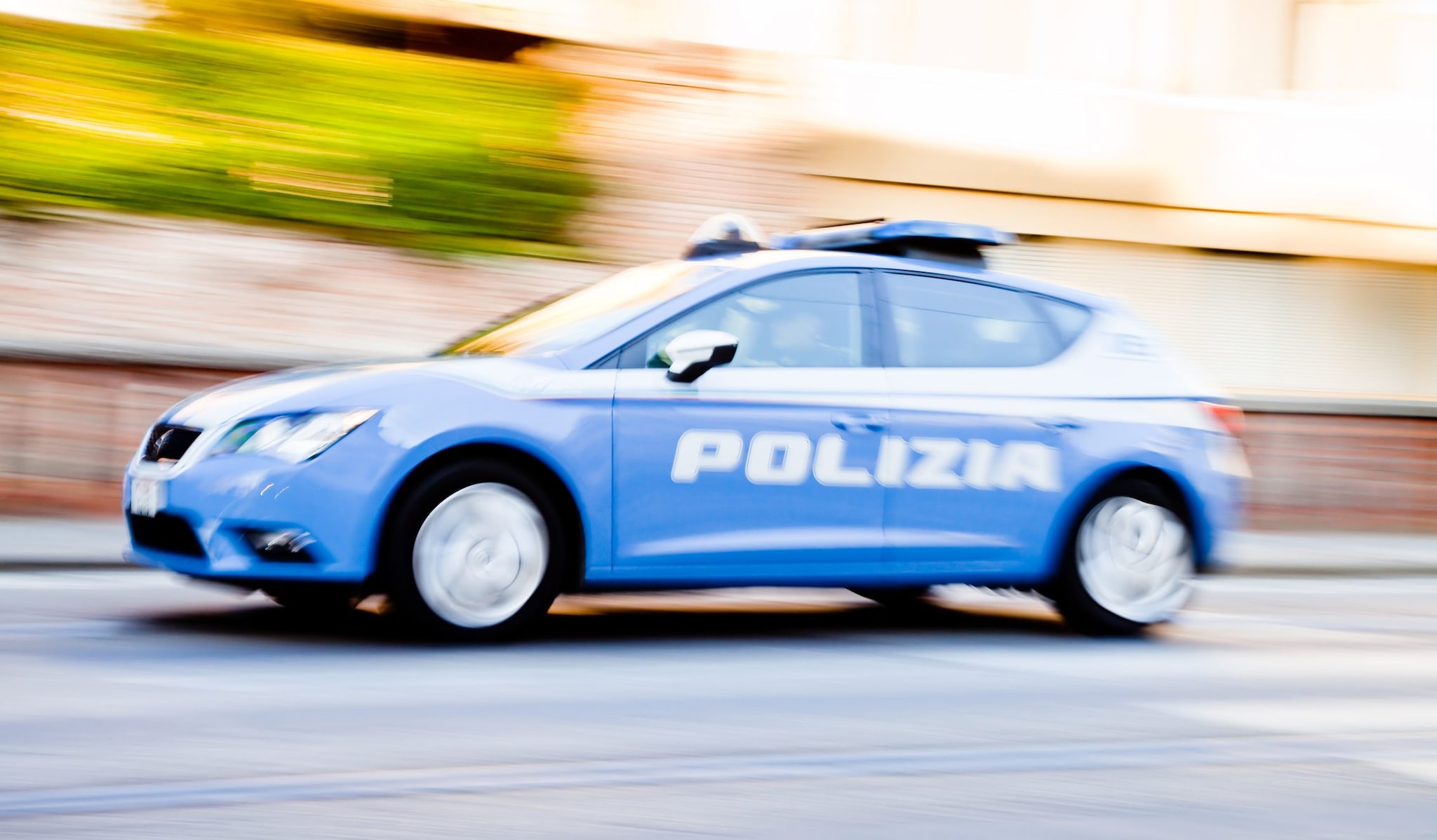 Il poliziotto detto 'Il Cinghiale' e i 'danni in giro' con gli spacciatori: così è finito in carcere coi colleghi