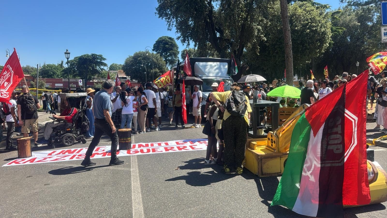 Il corteo al Verano