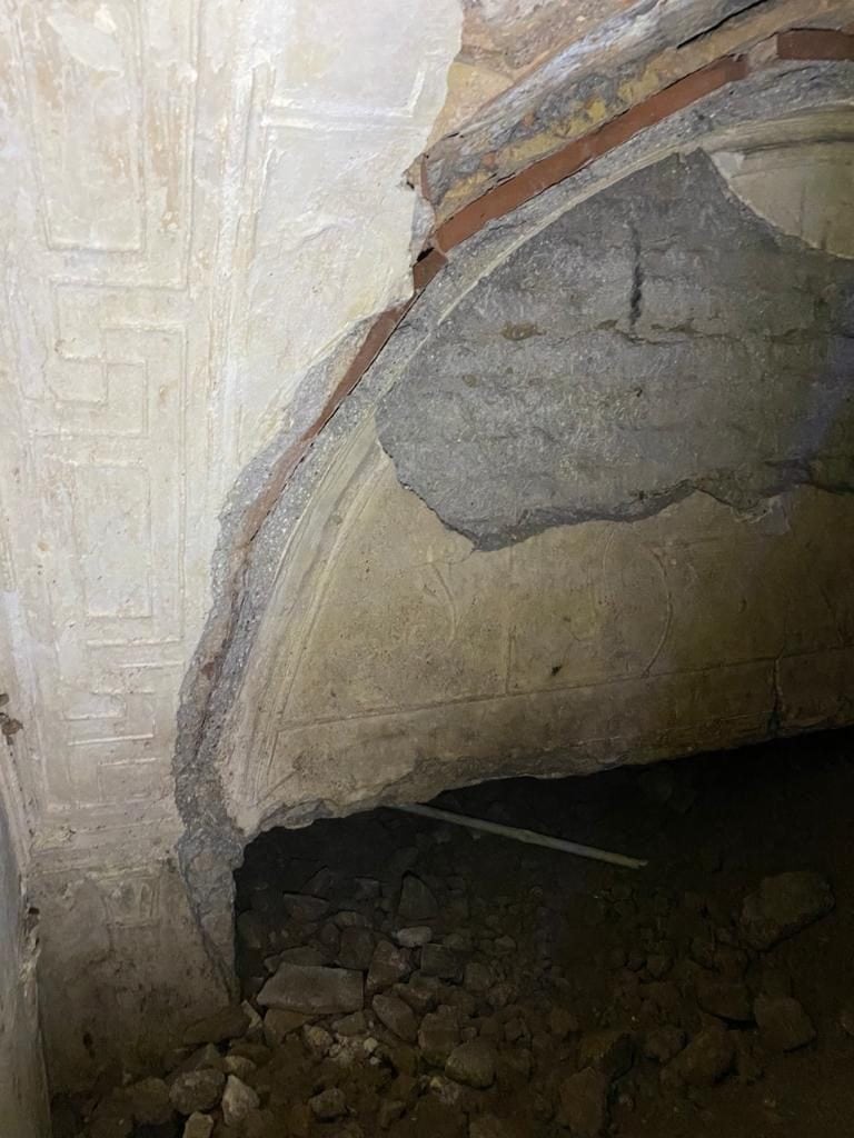 I fregi scoperti sotto la palestra maschile del Liceo Cavour (Foto da Cantieri Narranti)