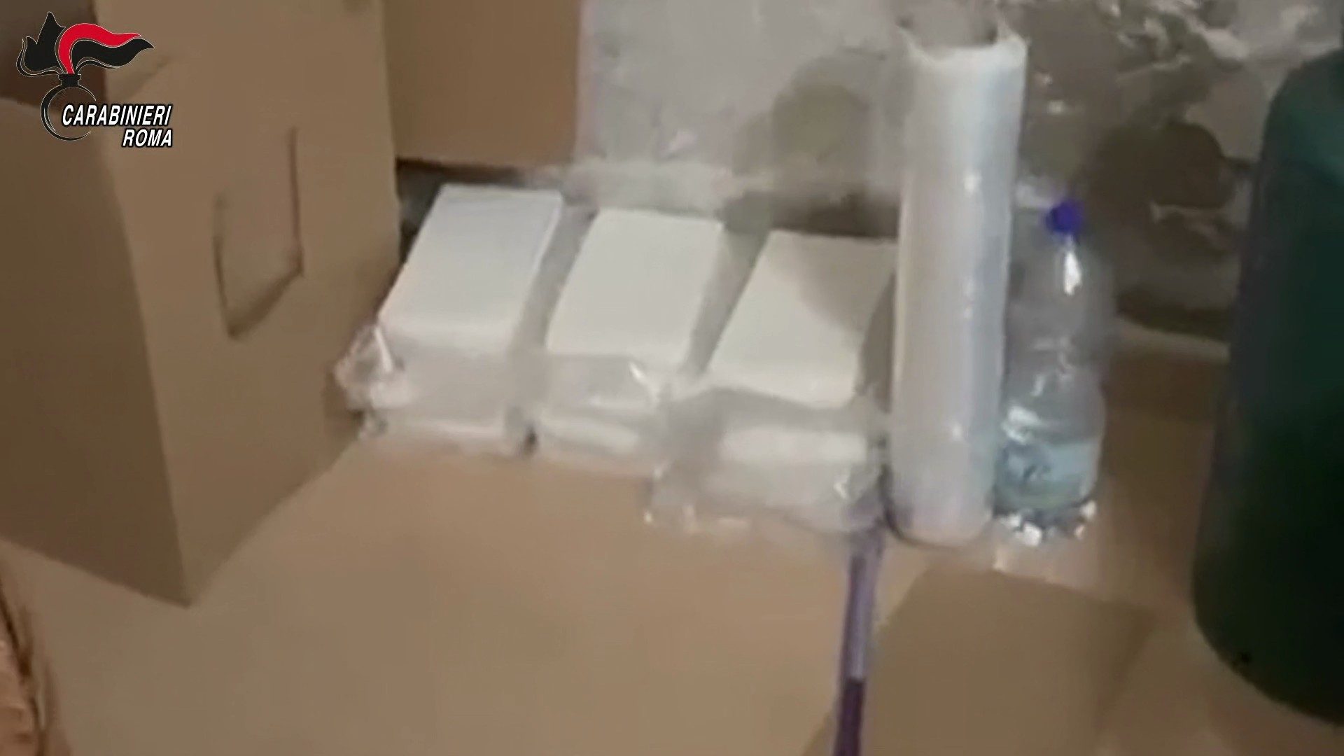 Panette di cocaina sequestrate durante i blitz dei carabinieri