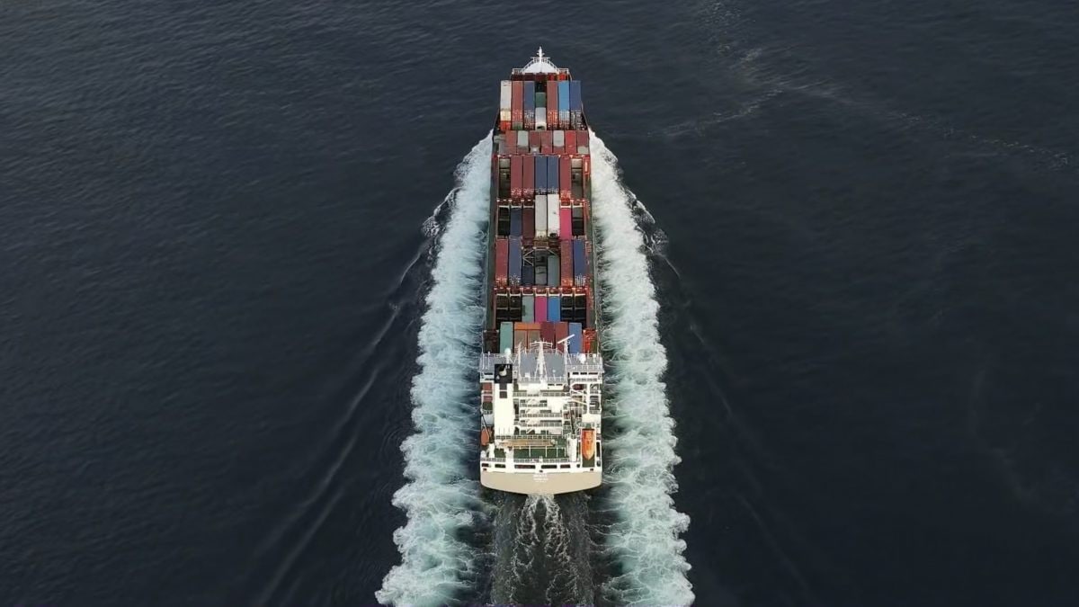 Riprese di un drone dei carabinieri sulle navi cargo utilizzate per il trasporto della droga nel Mediterraneo