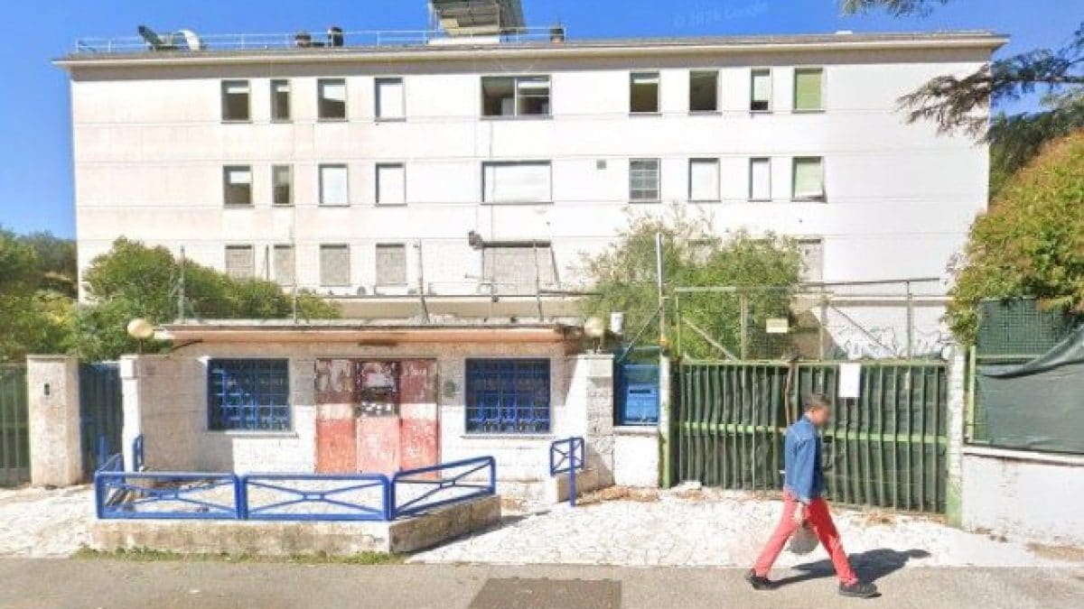 (L’ex clinica "Valle Fiorita", frame da Google Maps)