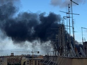 Incendi in vari luoghi a Cagliari e Roma