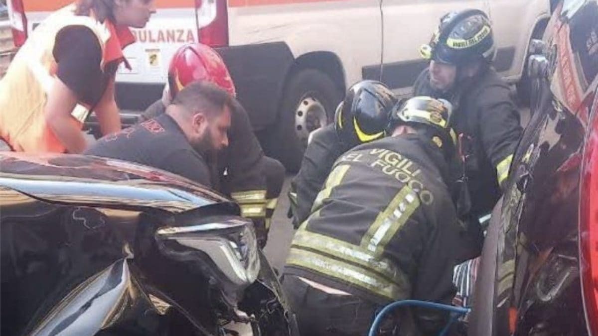 L’intervento del 118 e dei vigili del fuoco.
