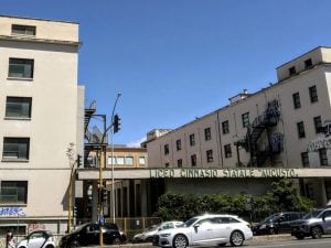 “Carezze e commenti a studentesse minorenni”, ex professore del liceo Augusto di Roma verso il processo