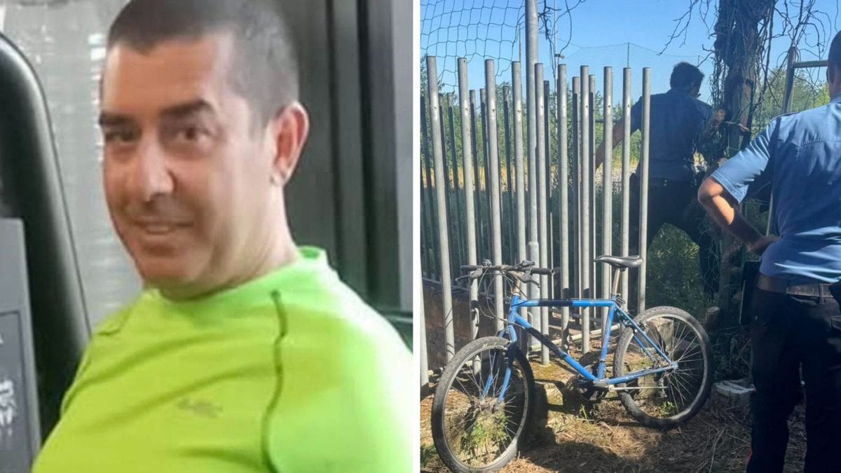 Alessandro Minnucci e i carabinieri con la sua bicicletta